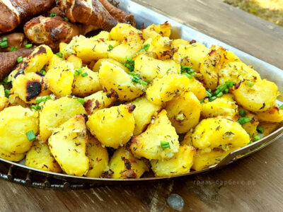 Картошка с чесноком и тимьяном на гриле (видео)
